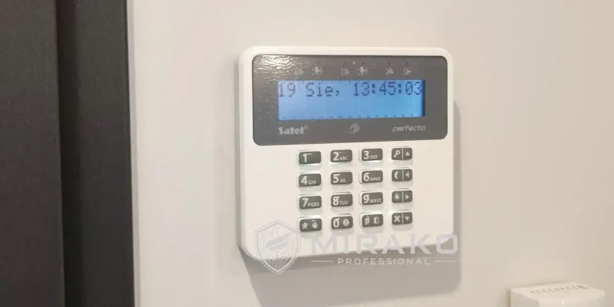 Bezprzewodowy alarm w wykończonym mieszkaniu – Satel PERFECTA 64 M i ABAX 2
