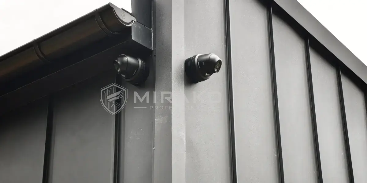 Alarm, monitoring i sterowanie wrotami w magazynie-garażu – Łódź