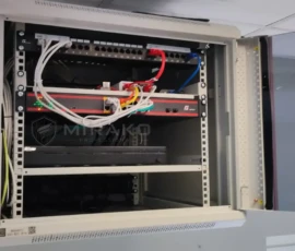 Rejestrator switch PoE i osprzęt hybrydowego systemu CCTV w firmie ze Zgierza. Rejestrator switch PoE i osprzęt hybrydowego systemu CCTV w firmie ze Zgierza.