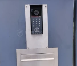 Wymiana starego domofonu analogowego Urmet na nowoczesny wideodomofon IP Hikvision Hilook z obsługą w telefonie.