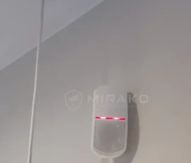 Czujka ruchu Satel systemu ABAX 2 podczas testu