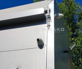 Kamery IP na narożniku hali