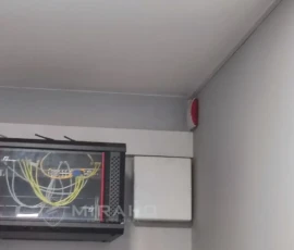 Fragment szafy RACK oraz urządzeń rozbudowanego systemu bezpieczeństwa